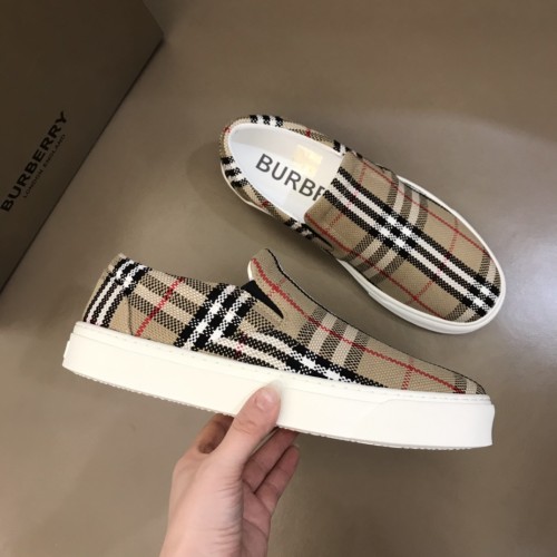 TENIS BURBERRY SLIP ON